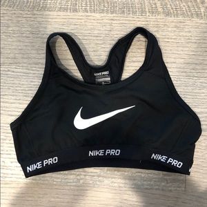 Nike pro black sports bra (kids large adult small)